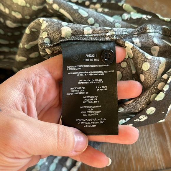 Men’s Volcom Short Sleeve Button Down Shirt - Picture 6 of 6